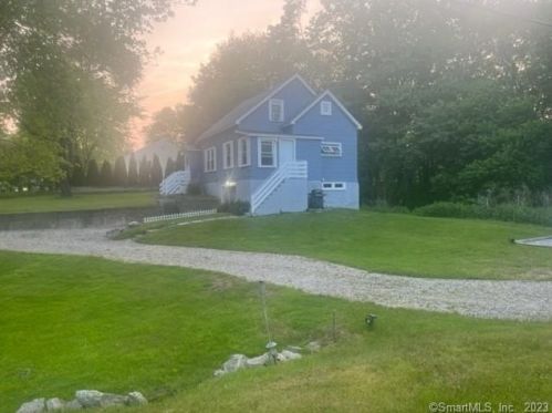 165 Pennsylvania Ave, Niantic, CT 06357-1927