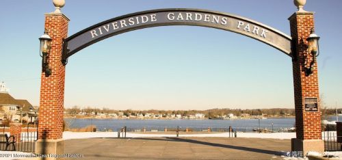 119 Pearl St, Tinton Falls NJ  07701-1522 exterior