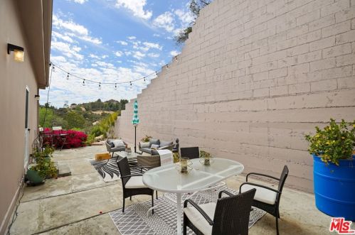 21630 Saddle Peak Rd, Topanga CA  90290-3414 exterior