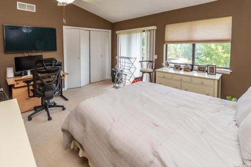 135 Swan Ct, Poughkeepsie NY  12603-6971 exterior