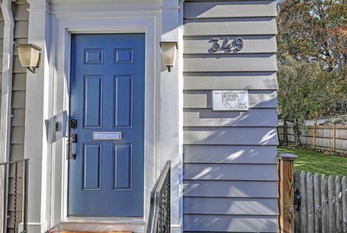 349 Cole Ave, Providence, RI 02906-4854