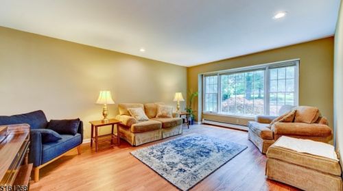 13 Buchannan Way, Flemington NJ  08822-3205 exterior