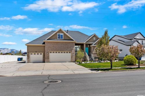 69 Bonneville Ln, West Kaysville, UT 84037-6743