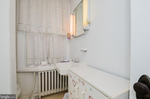 1319 Oak St, Wilmington DE  19805-4340 exterior