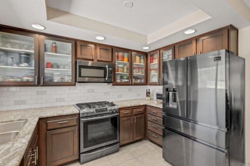 4245 Tiberon Dr, Oceanside, CA 92056-4720