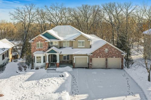 10454 Abbott Dr, Minneapolis, MN 55443-1329
