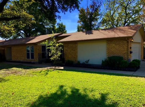 904 Harwood Rd, Bedford, TX 76021-4225
