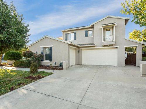 2075 Merlot Dr, Morgan Hill CA  95037-3883 exterior