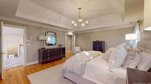 6 Townsend Rd, Farmington CT  06032-1569 exterior