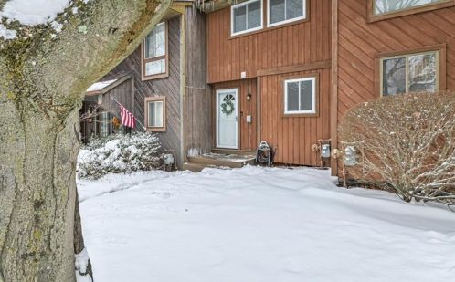 703 Bayberry Ln, Imperial, PA 15126-9663