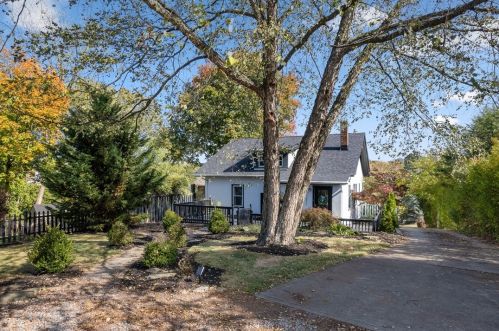 221 Cochran Rd, Pittsburgh PA  15228-1327 exterior