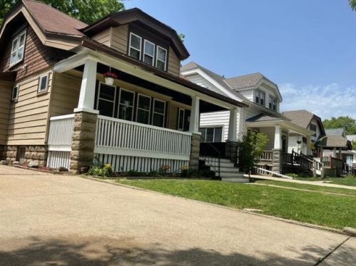 2163 54th St, Milwaukee, WI 53219-1603