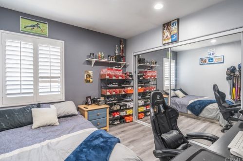 21825 Ravenna Ave, Long Beach CA  90745-3132 exterior