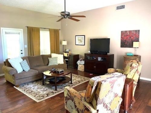 57 Helena Dr, Powderly, TX 75473-5550