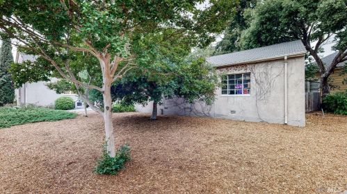 855 7 St, Santa Rosa CA  95401-6106 exterior