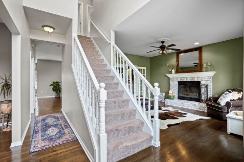 561 River Bluff Cir, Oconomowoc, WI 53066-3474