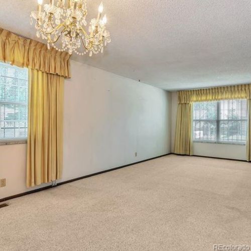 5025 Blackhawk Way, Denver CO 80239-3745 exterior