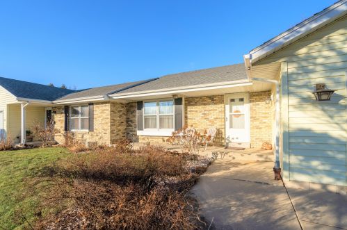 4436 Dean Rd, Milwaukee WI  53223-3114 exterior