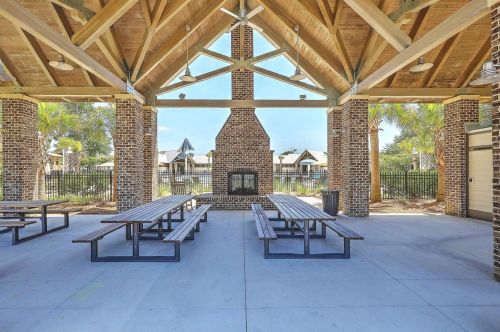 1521 Lindsey Creek Dr, Mount Pleasant SC  29466-8393 exterior