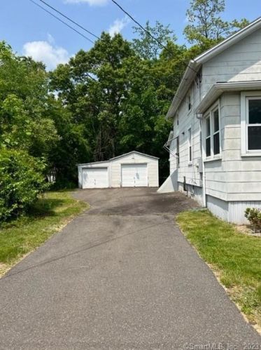 35 Norton Pl, Plainville, CT 06062-1243