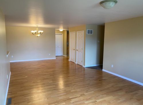 11189 Vermont Cir, Crown Point IN  46307-8058 exterior