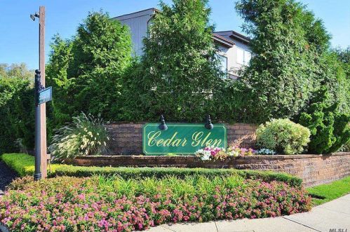 25 Conklin Ave, Woodsburgh NY  11598-1341 exterior