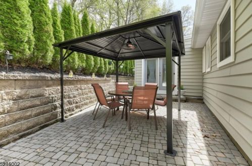 25 Cedar Rd, Skyline Lakes NJ  07456-1811 exterior