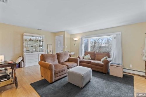 29 Ramapo Hills Blvd, Oakland NJ  07436-3906 exterior