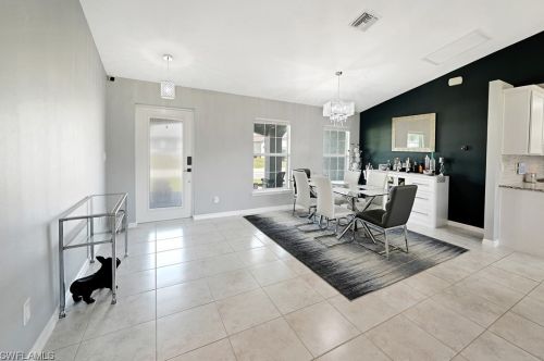 1622 29th St, Cape Coral, FL 33993-8424