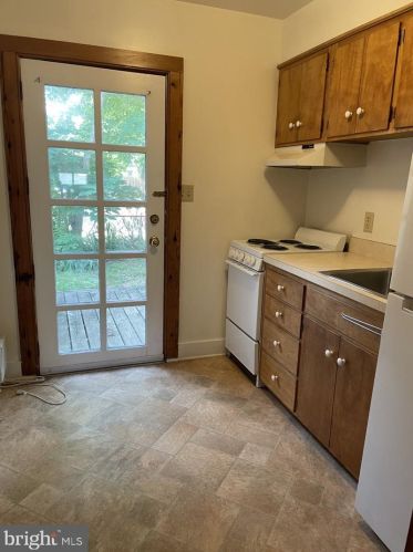 104 Lewis St, Fredericksburg VA  22401-3720 exterior