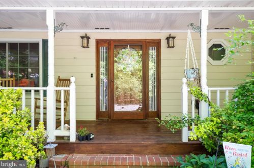 8100 Davmar Ln, Fredericksburg VA  22407-2151 exterior