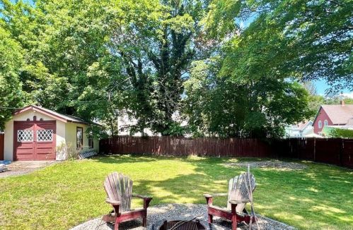 75 Sachem St, Norwich, CT 06360-4201