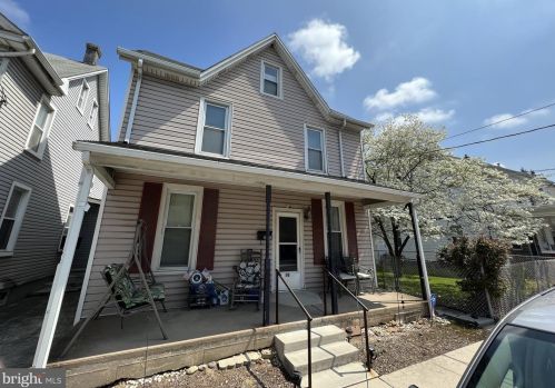 10 Jury St, Highspire, PA 17034-1007