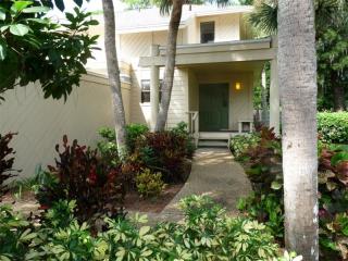 7934 Pinegrove Ct, Sarasota, FL 34238-2944
