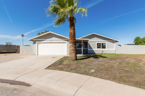 6034 Acoma Dr, Glendale, AZ 85306-3826