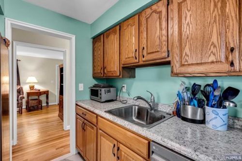 407 Berkshire Rd, Ridgewood NJ 07450-5533 exterior