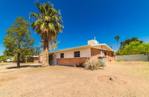 5575 Meadowlark Ave, Tucson, AZ 85746-3025