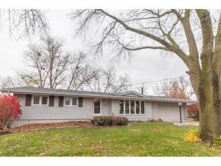 2075 80th Pl, Des Moines, IA 50325-5624
