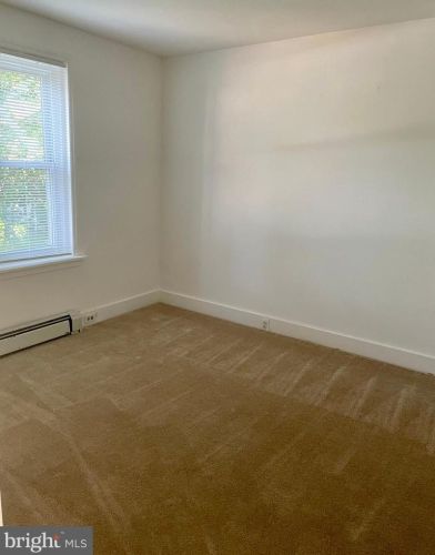 307 Delamore Pl, Wilmington DE  19805-3522 exterior