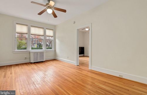 3028 Porter St, Washington, DC 20008-3292