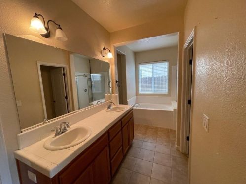 416 San Fernando Ct, Los Banos CA  93635-6451 exterior