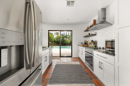 803 El Conquistador, Palm Springs CA  92262-3246 exterior