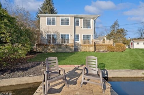2 Shawnee Trl, Parsippany NJ  07834-1110 exterior