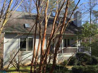 701 Jefferson Dr, Bybee, VA 22963-3214