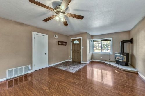 10136 Sierra Ave, Truckee CA  96161-4828 exterior