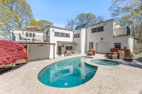 145 Beach St, Cohasset, MA 02025-1430