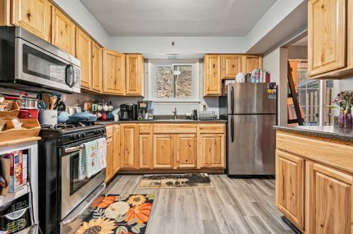 959 Hazel Ave, Ambridge, PA 15003-1720