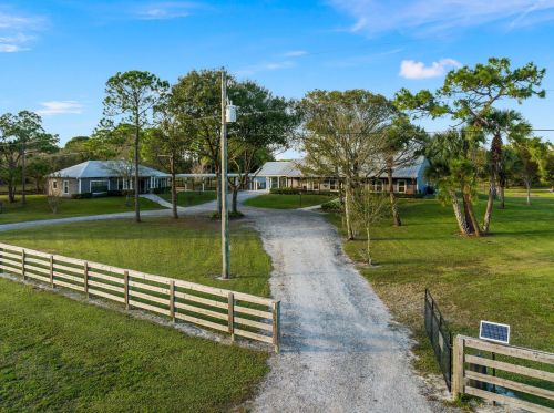 651 Ffa Rd, Fort Pierce, FL 34945-2007