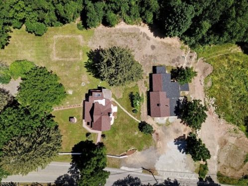 566 Stonetown Rd, Skyline Lakes NJ  07456-1311 exterior