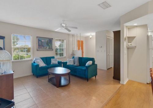 2390 6th St, Vero Beach, FL 32962-1311